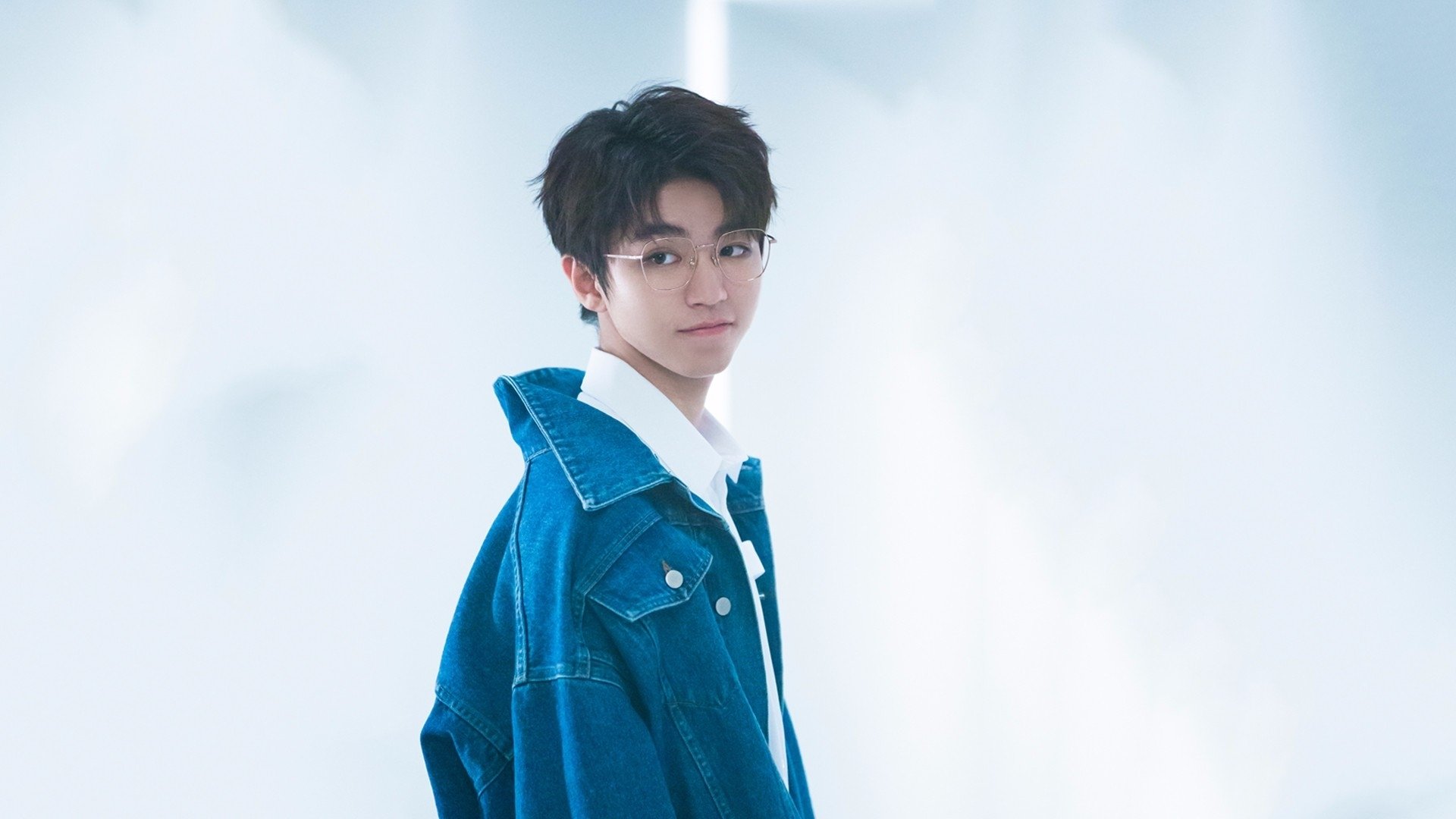 野外洞穴探险攀岩,挑战自然的极限,野外探险山洞视频