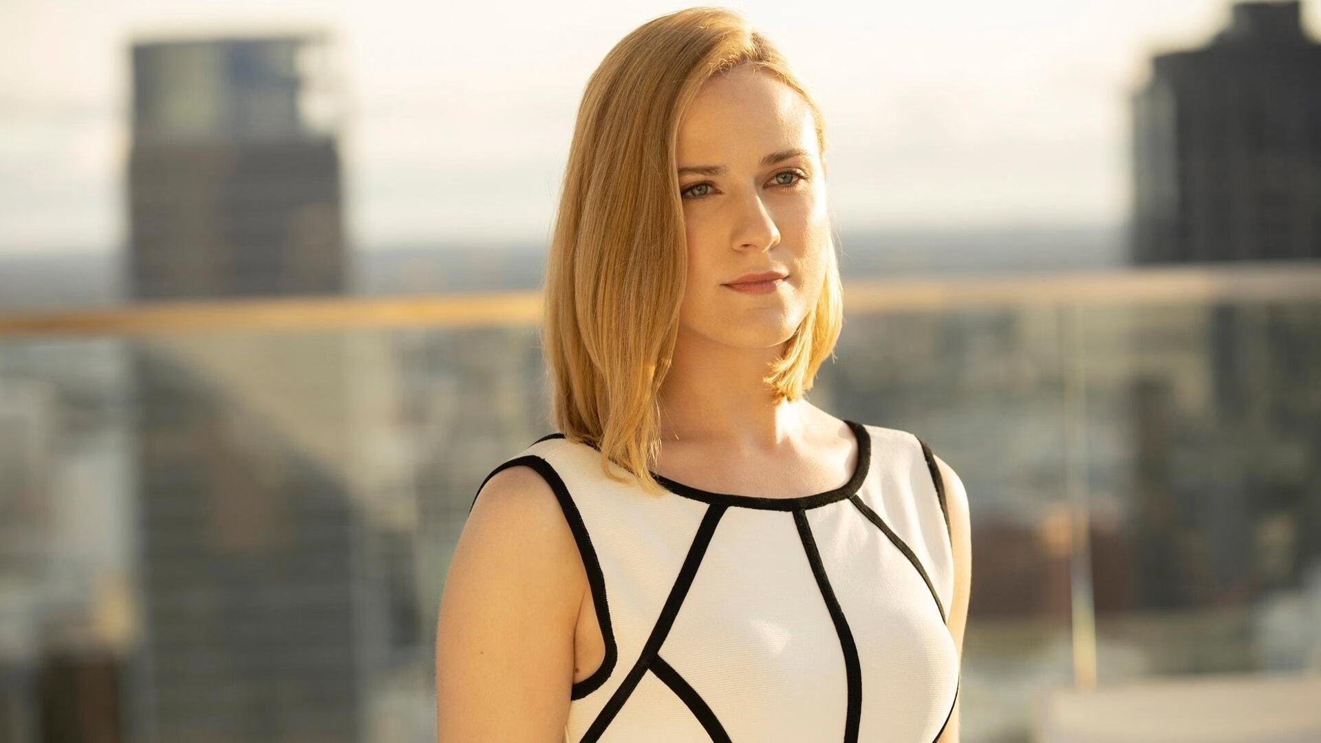 上海海港防线表现持续提升，上海海港官微