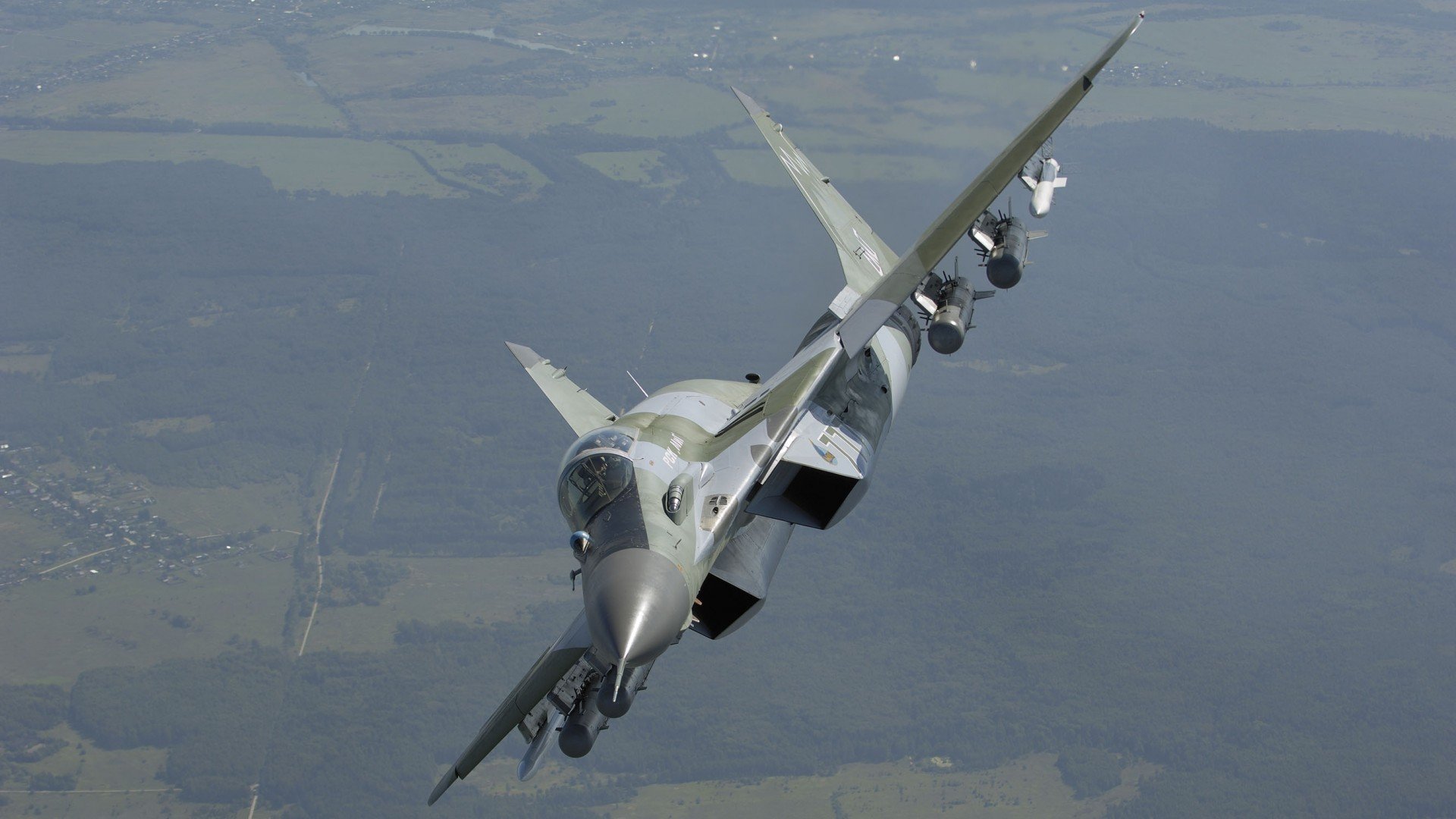 爱游戏官网首页-惊险比赛展开，焦灼气氛扑面而来，惊险表演